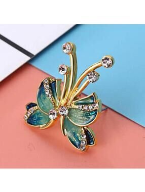 New Beautiful Half Butterfly 🦋 Stud Rhinestone Earrings
